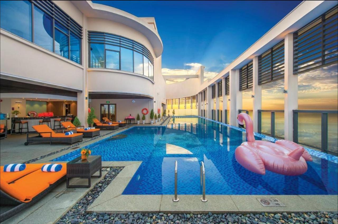 Luxury Apartment In Altara Building With Ocean View Da Nang Exterior photo
